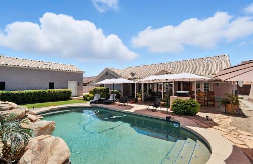 Northwood Glen House | Private Tuscany Oasis with Pool - Perfect for families, couples or business travelers home