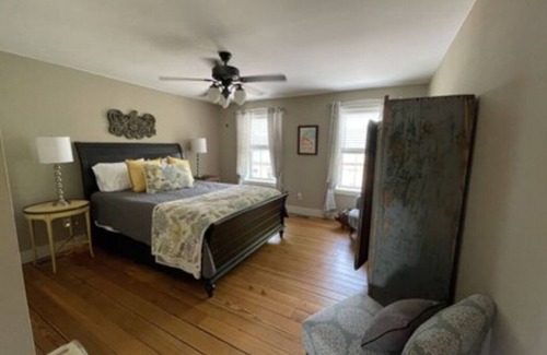 Hermann Bed & Breakfast | Private Two Bedroom - Full bath suite
