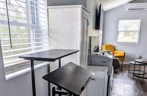North Charleston House | Private Unit In Charleston's Black House