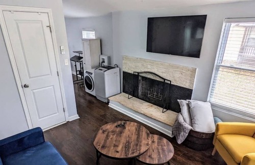 North Charleston House | Private Unit In Charleston's Black House