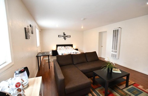 Daly City House | Private Unit/Private Bathroom Near BART & SF
