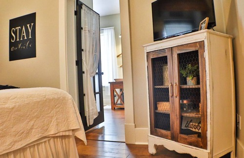 Hermann House | Private, Updated, Farmstyle Suite