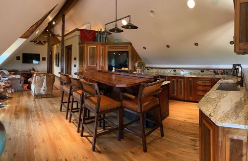 Durango - Purgatory Apartment | Private, Upscale Apartment above a barn in Durango, Colorado