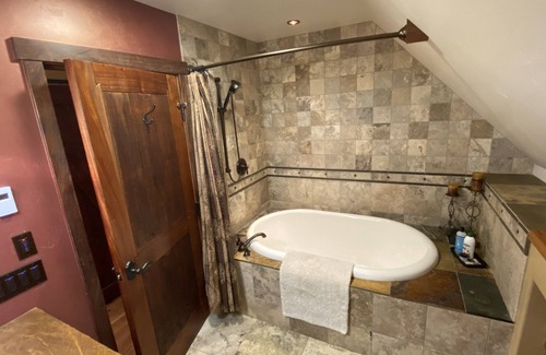 Durango - Purgatory Apartment | Private, Upscale Apartment above a barn in Durango, Colorado