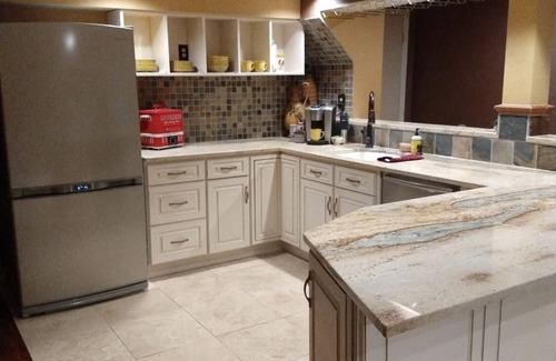 Aurora House | Private upscale apartment with kitchen, walking to Cherry Creek Rez. 30 to DIA.