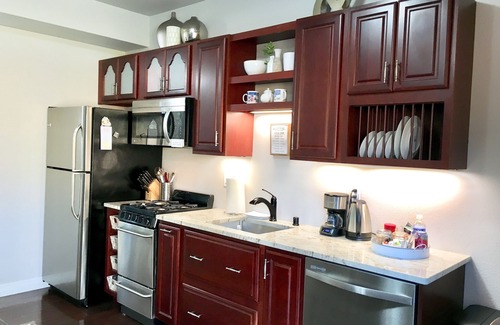 Sand Lake Apartment | Private Upscale Cozy APT Guests Love -W/D -WiFi -Kitchen in Good Neighborhood