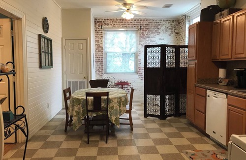 Ponchatoula Apartment | Private Upstairs Apartment in Historic Building Sleeps 6