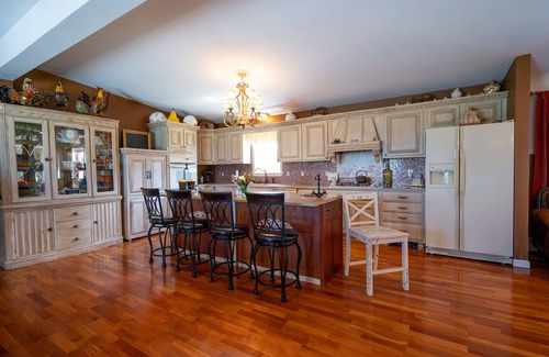 Fultonville House | Private Upstate Estate - Pool, Pond, Breathtaking views!