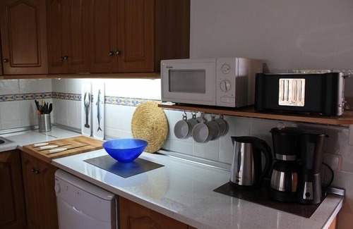 Formentera de Segura Villa | PRIVATE VILLA, WIFI SWIMMING POOL, GARDEN, CHILDREN'S PARK, BBQ, ACC. MINUSVA, 12 PERS.