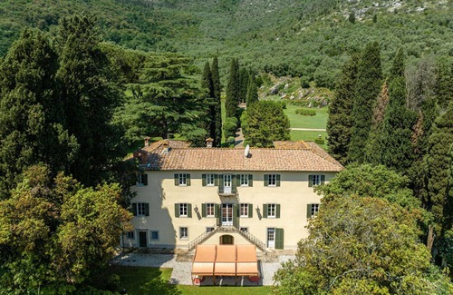 San Lorenzo a Vaccoli Villa | Private Villa with A/C, WIFI, private pool, TV, patio, panoramic view, parking, close to Lucca