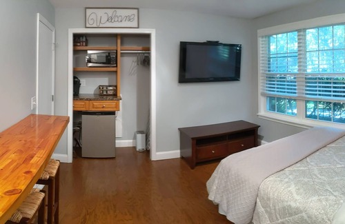 Mount Pleasant House | Private Vacation Getaway