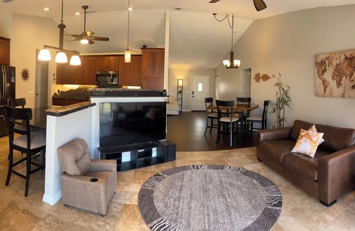 Nokomis House | ~Private Vacay Home with Heated Pool mins from Venice and Nokomis Beaches~