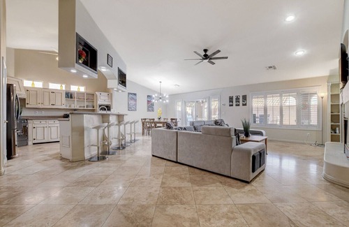 Paradise House | PRIVATE Vegas Oasis with quiet resort-like backyard!