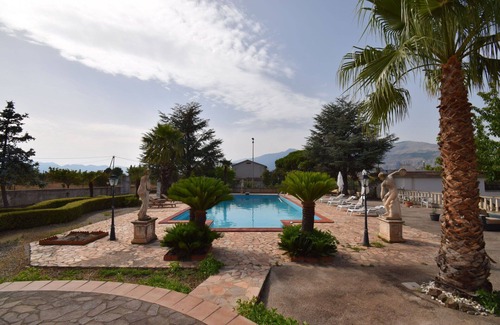 Castrovillari Villa | Private Villa with hot tub, WIFI, private pool, patio, pets allowed, panoramic view, parking