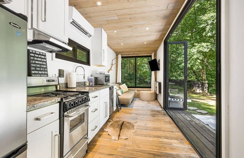 Bryson City Apartment | Private Villa - 5 Star “Beginning” @ Basecamp