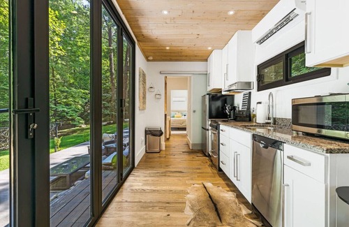 Bryson City Apartment | Private Villa - 5 Star “Beginning” @ Basecamp