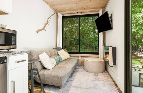 Bryson City Apartment | Private Villa - 5 Star “Beginning” @ Basecamp