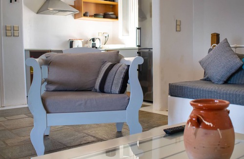 Nea Cryssi Akti Villa | Private villa Agia Irini, 350 meter to the beach for 4 guests with pool access!