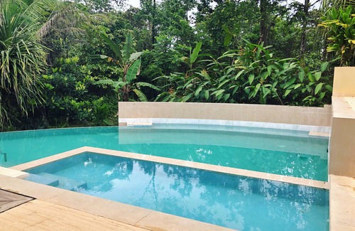 Isla Bastimentos House | Private Villa at Red Frog Beach Resort