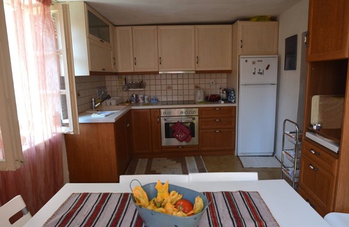Mithimna House | Private Villa est.1750!Spacious and very quiet, for families, groups, workshops.