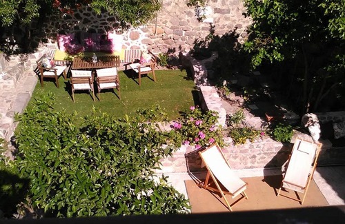 Mithimna House | Private Villa est.1750!Spacious and very quiet, for families, groups, workshops.