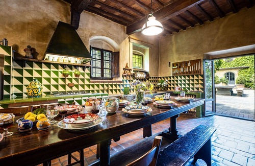 Figline e Incisa Valdarno Villa | Private Villa with WIFI, private pool, sauna, hot tub, A/C, TV, patio, close to Greve In Chianti