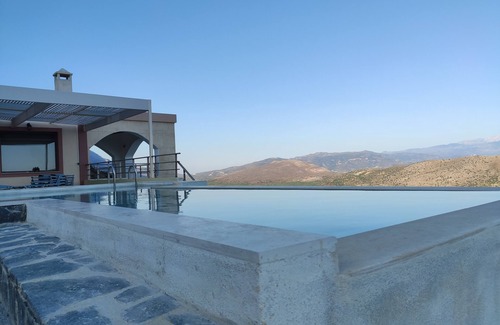 Pefki Villa | Private villa Kefali - private pool - spectacular view