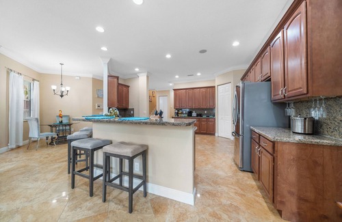 River Park House | Private Villa | Pool + Hot Tub + Sleeps 20