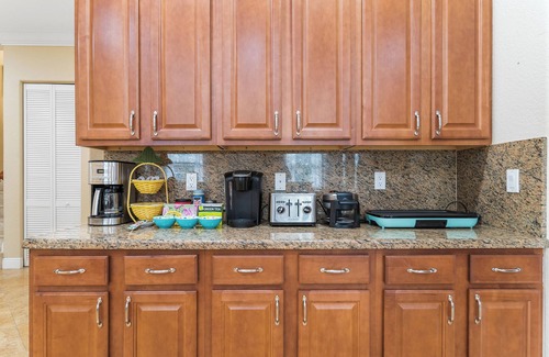 River Park House | Private Villa | Pool + Hot Tub + Sleeps 20