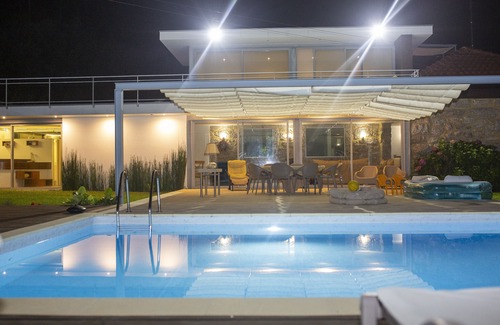 Vieira do Minho Villa | Private villa deluxe with pool and jacuzzi
