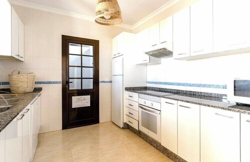 Tias Villa | Private Villa, sea views, sunny Swimming pool & BBQ near Puerto del Carmen