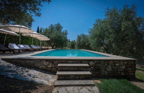 Chiusi Villa | Private Villa with WIFI, hot tub, private pool, A/C, TV, terrace, pets allowed, panoramic view