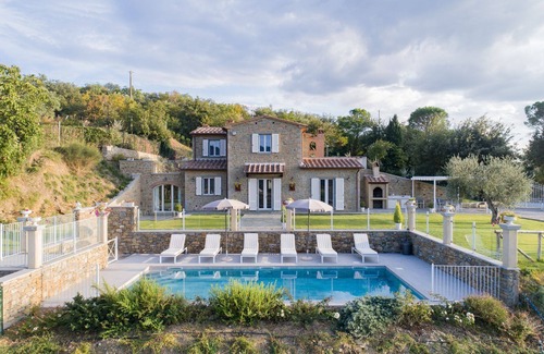 Cortona Villa | Private Villa with A/C, private pool, WIFI, TV, terrace, panoramic view, parking, close to Cortona