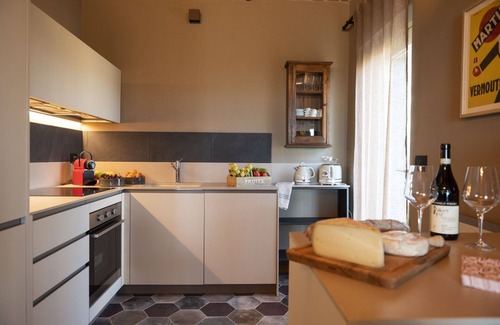 Monteu Roero Villa | Private Villa with private pool, A/C, sauna, hot tub, WIFI, TV, patio, panoramic view, close to Alba