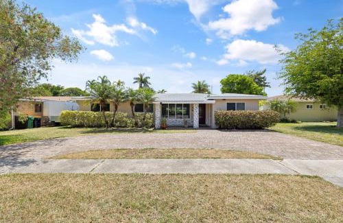 Dania Beach House | Private Villa with Pool and Sauna home