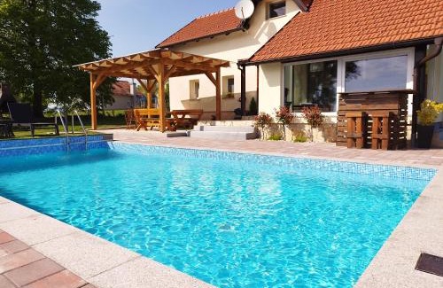 Pregrada House | Private Villa with Pool and Jacuzzi Dreamy Hill