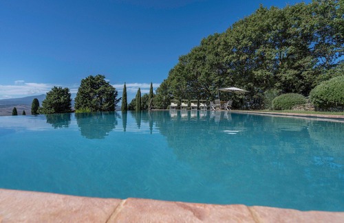 Sarteano Villa | Private Villa with private pool, WIFI, pets allowed, panoramic view, close to Montepulciano