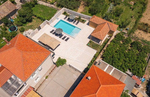 Komolac Villa | Private Villa with swimming pool in quiet area next to Dubrovnik.