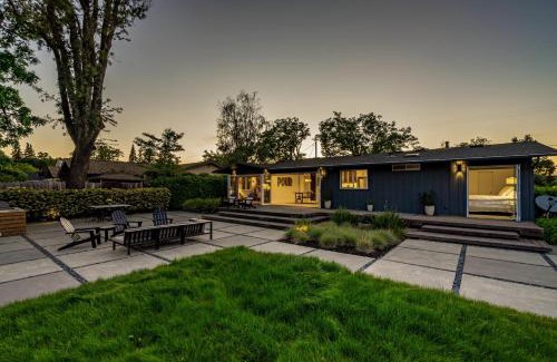 Healdsburg House | Private Vineyard Haven A Wine Country Escape