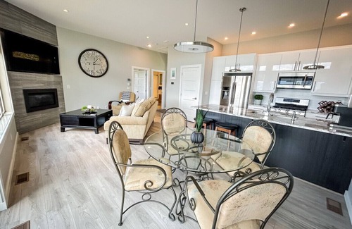 Okanagan-Similkameen House | Private Vineyard Home with Lake View
