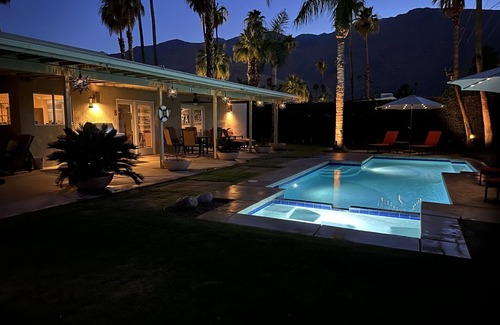 Tahquitz River Estates House | Private Warm Sands-Great Views, Mid Century, Close to Downtown