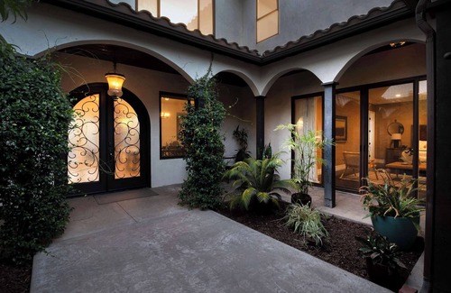 Canoga Park Villa | *Private Water Park* Hidden Cave! Outdoor Ktchn!