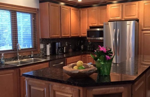 Bellaire Cottage | Private Water View . Boat TORCH LAKE ! Dock,Fireplace,Pizza Oven,Hottub!