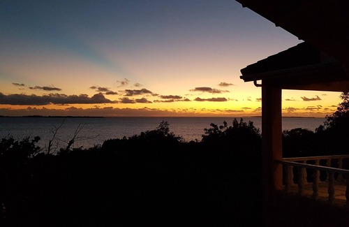 Spanish Wells House | Private Waterfront Home With 180* Sea Views - 2 Bed/2Bath