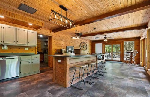 Bolivar Cabin | Private Waterfront Cabin @ Bolivar Lake Lodge