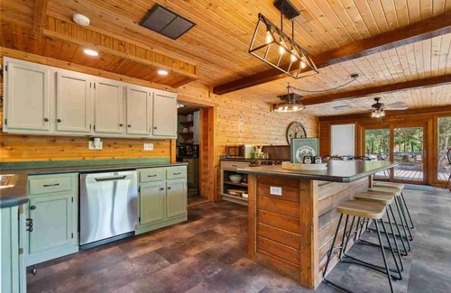 Bolivar Cabin | Private Waterfront Cabin @ Bolivar Lake Lodge