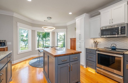 Montgomery House | Private Waterfront Estate w/Pool & Hot Tub - 10 Miles to Sav Historic District