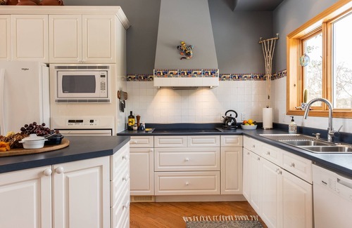 Rideau Lakes House | Private Waterfront Estate Cottage | Sleeps 16 | 4 Acres | Views!