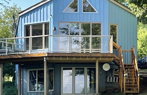West Grey Cottage | Private Waterfront Getaway on Townsend Lake