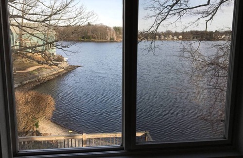 Worcester House | Private Waterfront Home!